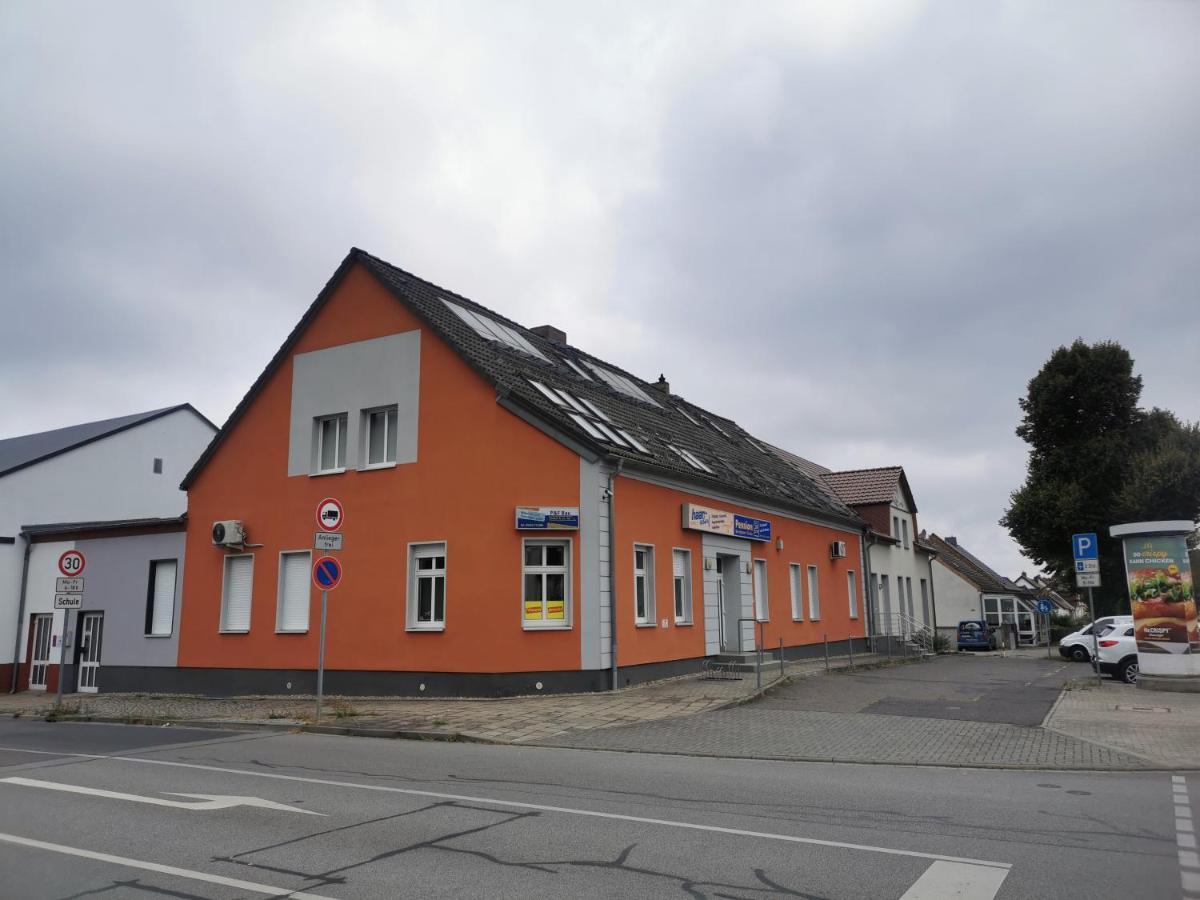 Zimmervermietung Schoenfliesser Stuben Auch Fuer Monteure Eisenhuettenstadt Exterior photo